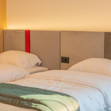 Benelux Hotel Печ Екстериор снимка
