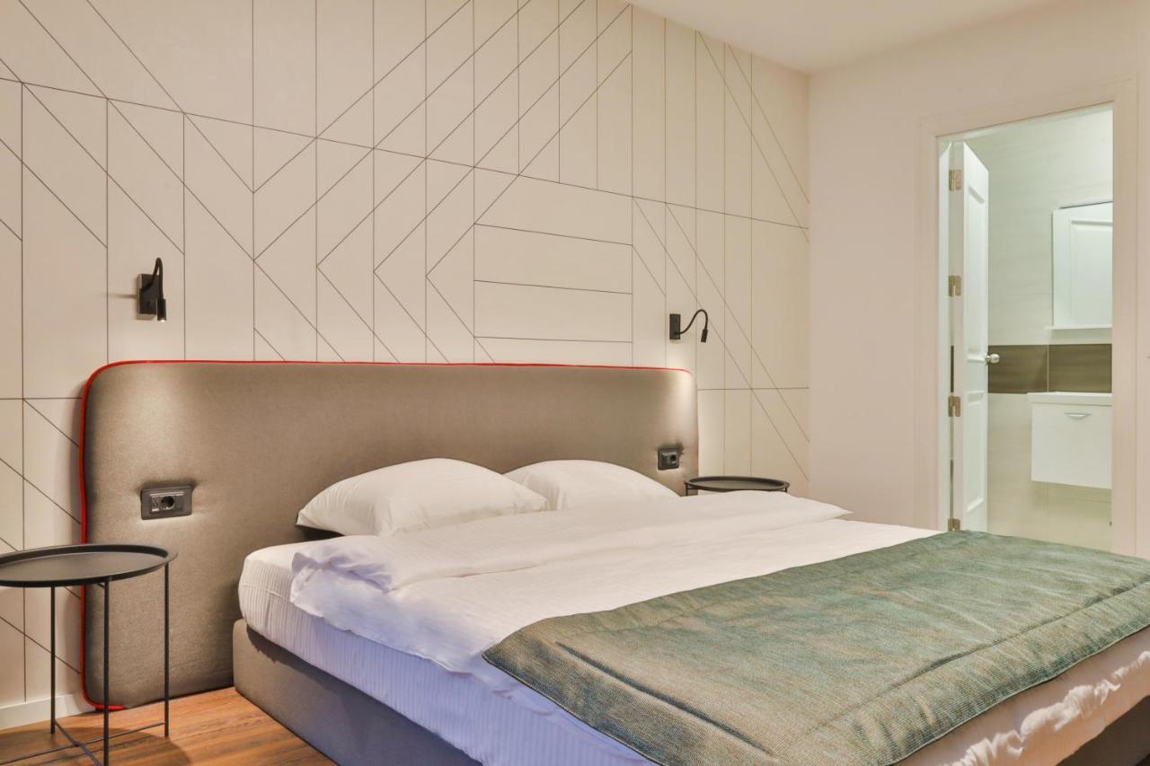 Benelux Hotel Печ Екстериор снимка